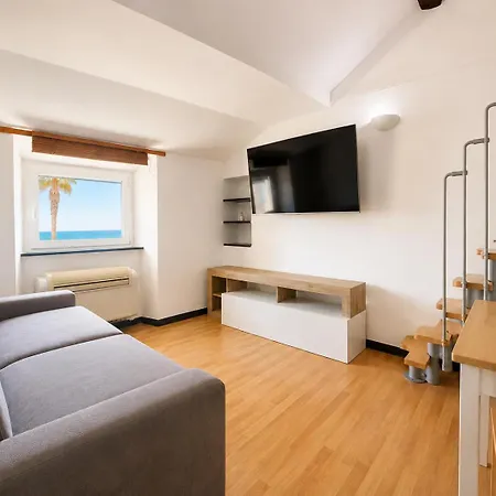 Loft Fronte Mare, Sotto Casa, A-c Apartment