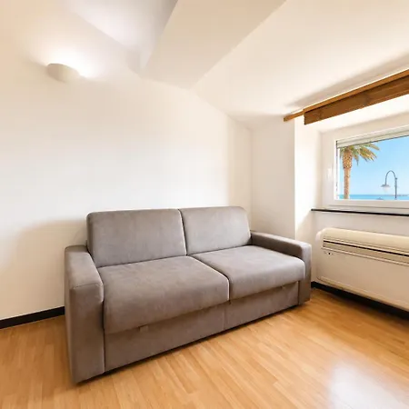 Apartment Loft Fronte Mare, Sotto Casa, A-c Genoa